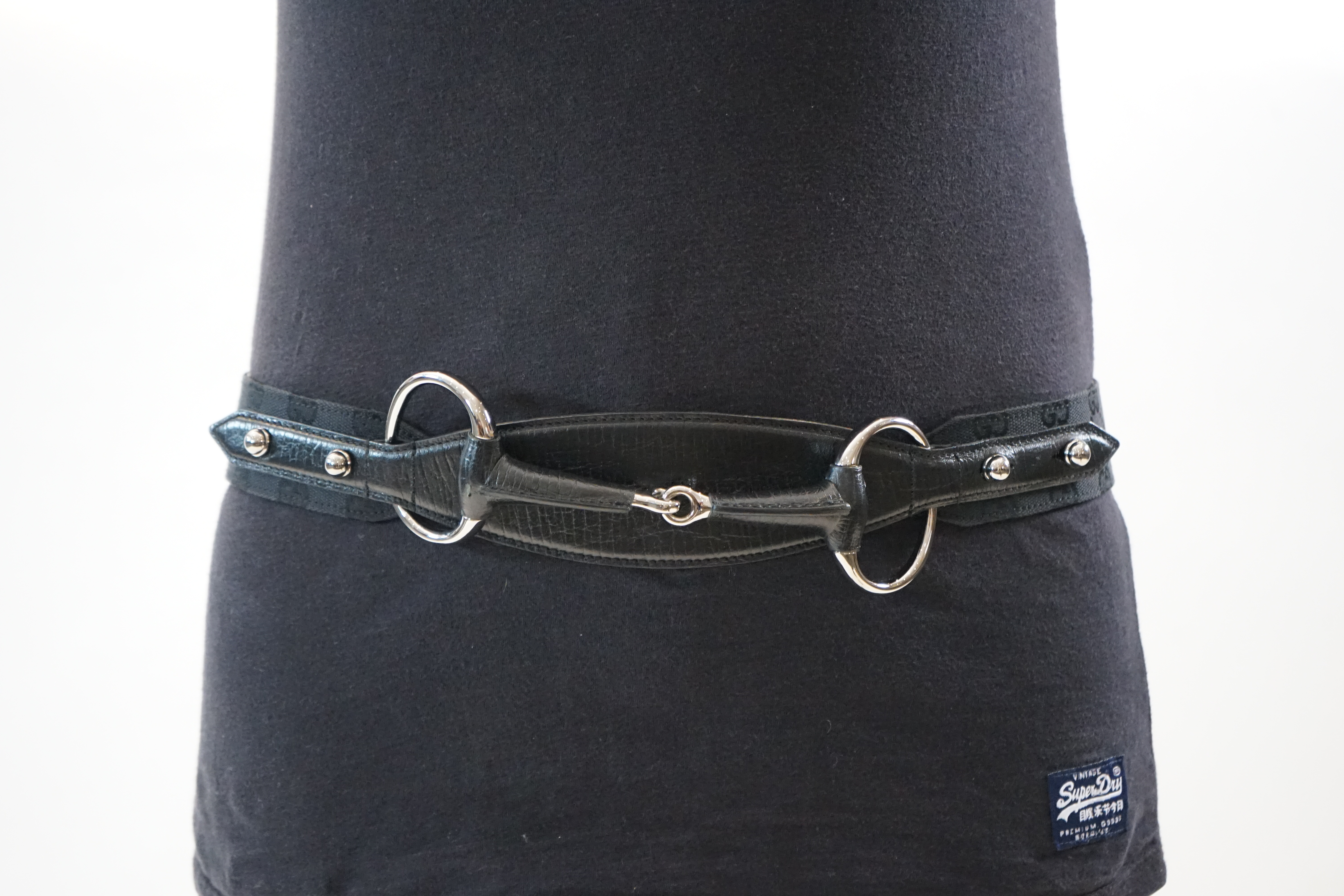 A Gucci horse bit belt in black leather and silver Size 90/36